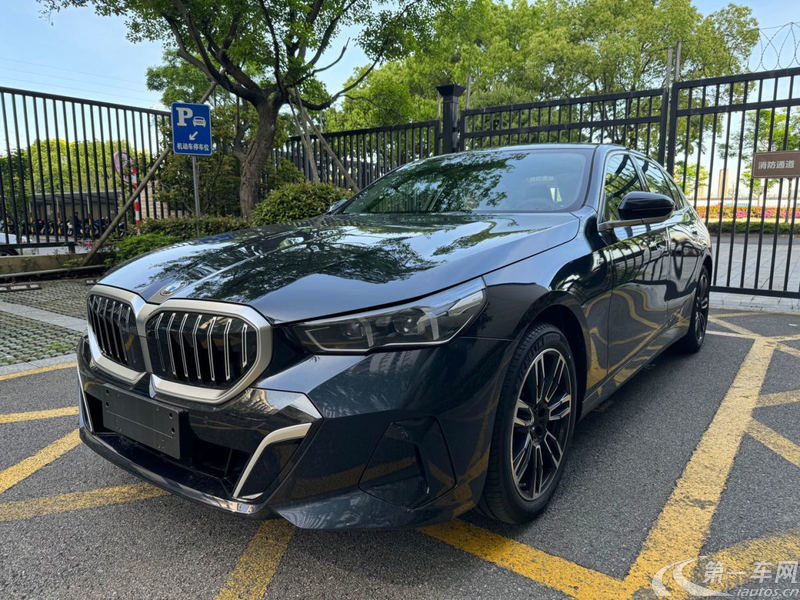 宝马5系 530Li 2024款 2.0T 自动 汽油 xDrive-M运动套装 (国Ⅵ) 