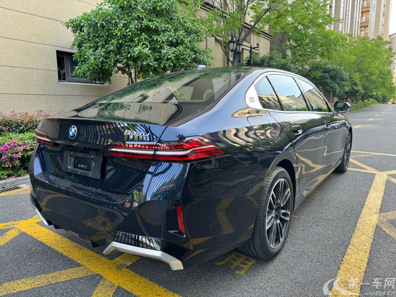 宝马5系 530Li 2024款 2.0T 自动 汽油 xDrive-M运动套装 (国Ⅵ) 