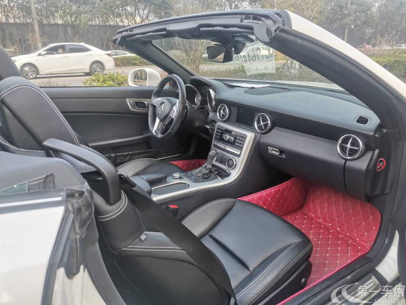 奔驰SLK级 SLK200 [进口] 2015款 1.8T 自动 汽油 碳纤维限量版 