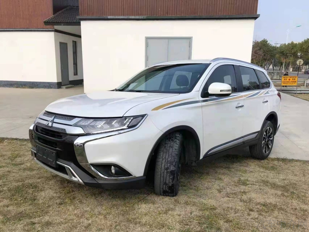 三菱欧蓝德 2021款 2.0L 自动 改款畅享版 价格0万 