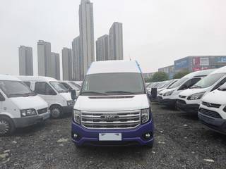 2019款 2.2T 手动 3座 加长轴高顶多功能型 