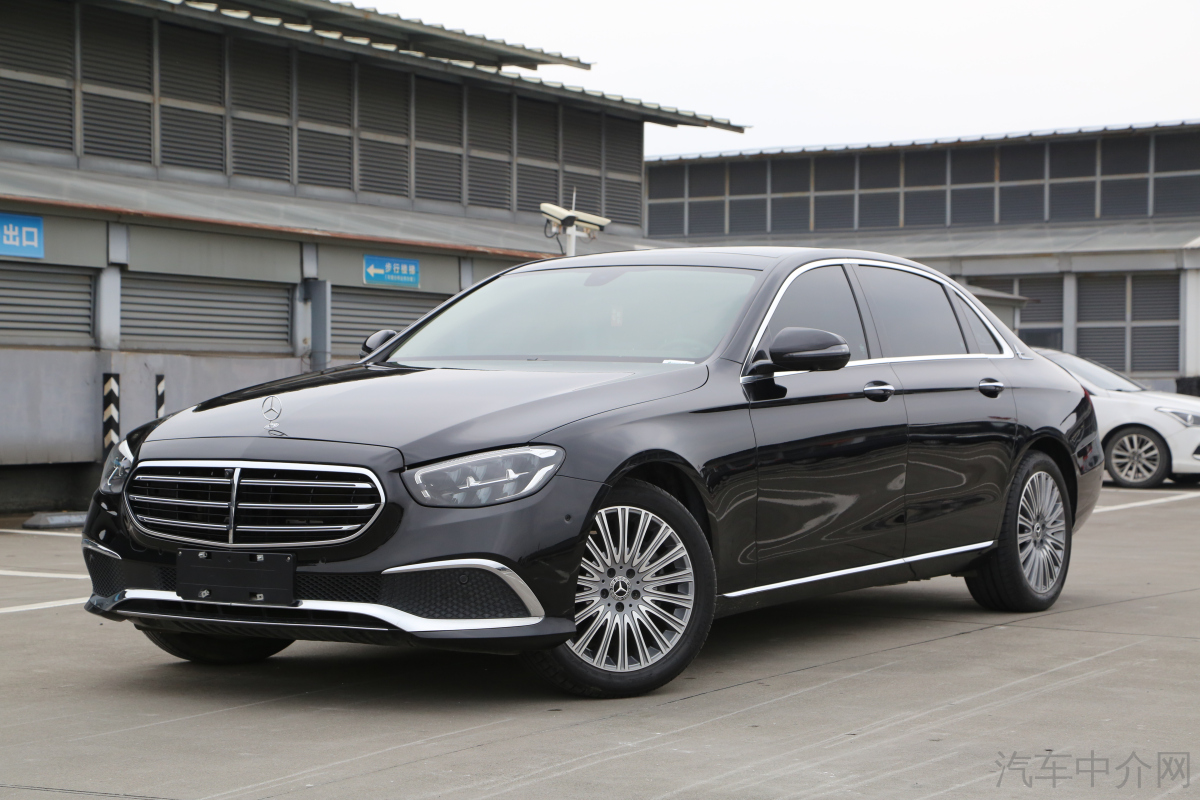 奔驰E级 E300L 2021款 2.0T 自动 汽油 运动时尚型 价格0万 