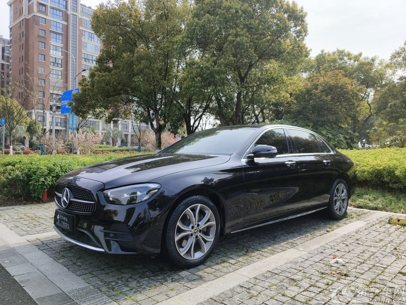 【上海二手奔驰E级】奔驰E级 300L 2022款 2.0T 自动 汽油 豪华型