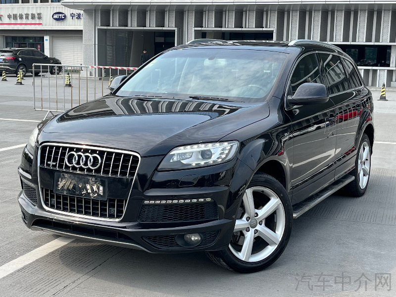奥迪Q7 40 [进口] 2014款 3.0T 自动 运动型价格0万 
