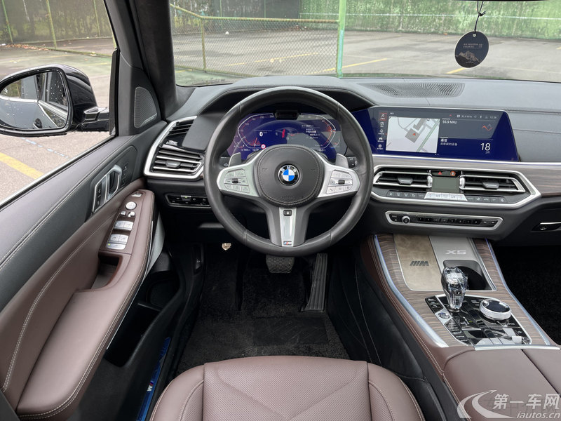 宝马X5 xDrive40Li 2022款 3.0T 自动 尊享型M运动套装 (国Ⅵ) 