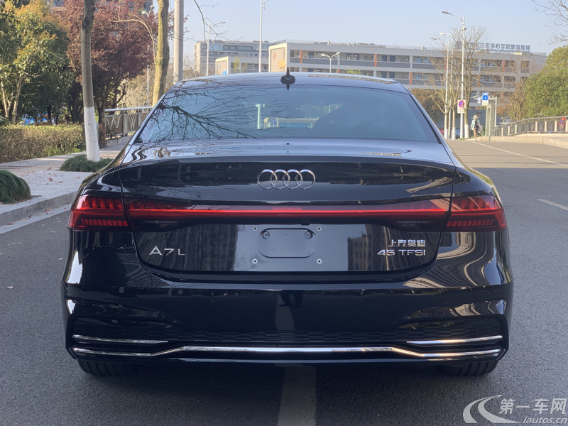 奥迪A7L 45TFSI 2024款 2.0T 自动 豪华型 (国Ⅵ) 