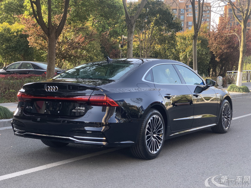 奥迪A7L 45TFSI 2024款 2.0T 自动 豪华型 (国Ⅵ) 