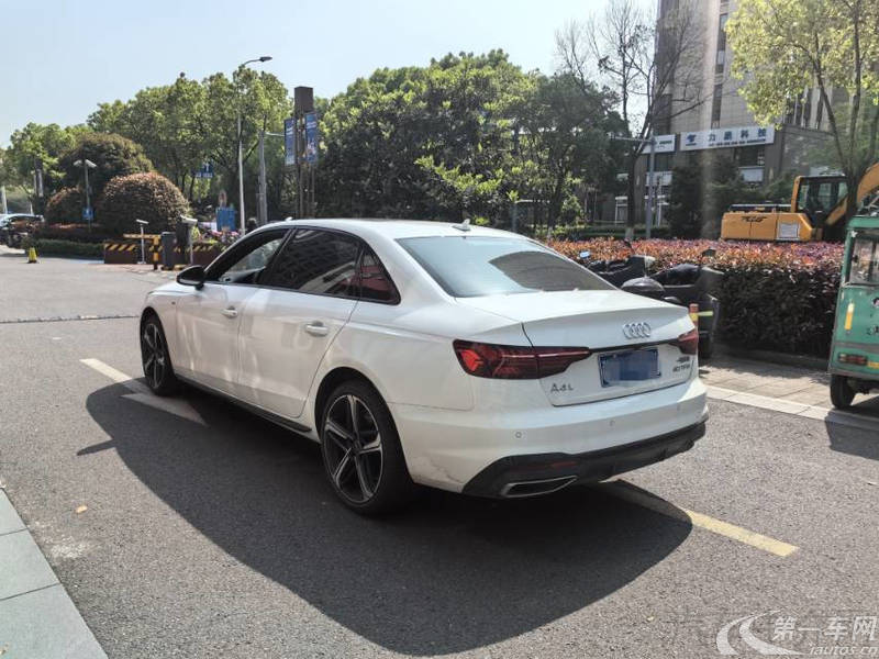 奥迪A4L 2024款 2.0T 自动 quattro臻选动感型 (国Ⅵ) 