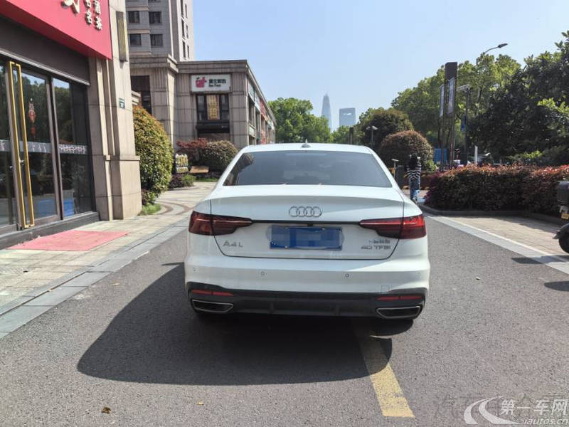 奥迪A4L 2024款 2.0T 自动 quattro臻选动感型 (国Ⅵ) 