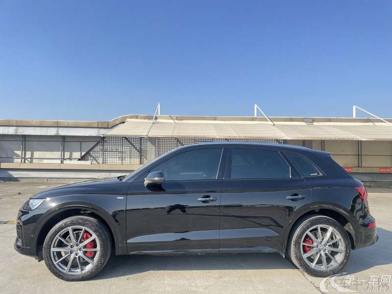 奥迪Q5L 40TFSI 2022款 2.0T 自动 豪华动感型 (国Ⅵ) 