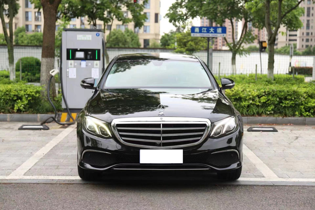奔驰E级 E300L 2018款 2.0T 自动 汽油 时尚型改款 价格0万 