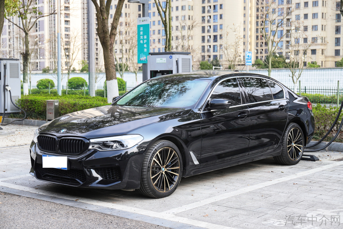 宝马5系 530Li 2020款 2.0T 自动 汽油 行政型豪华套装 价格0万