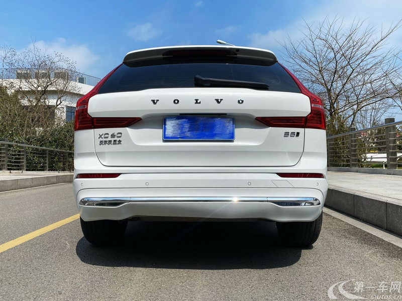 沃尔沃XC60 B5 2022款 2.0T 自动 智逸豪华版 (国Ⅵ) 