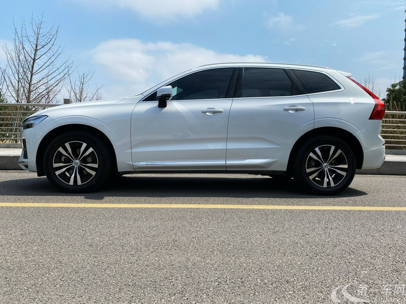 沃尔沃XC60 B5 2022款 2.0T 自动 智逸豪华版 (国Ⅵ) 