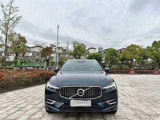 沃尔沃XC60 T5 2.0T 自动 智逸豪华版 