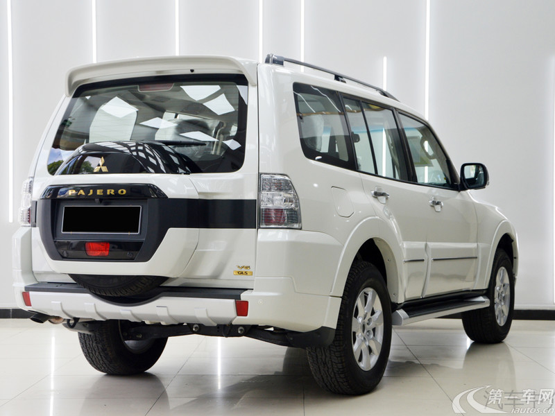 三菱帕杰罗 [进口] 2020款 3.0L 自动 四驱 五门GLS中东版平行进口 