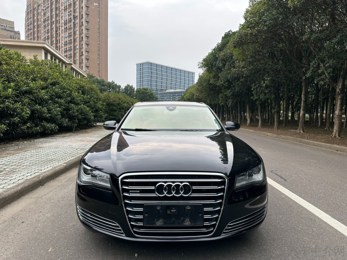 奥迪A8L 50 [进口] 2013款 3.0T 自动 汽油 尊贵型价格0万