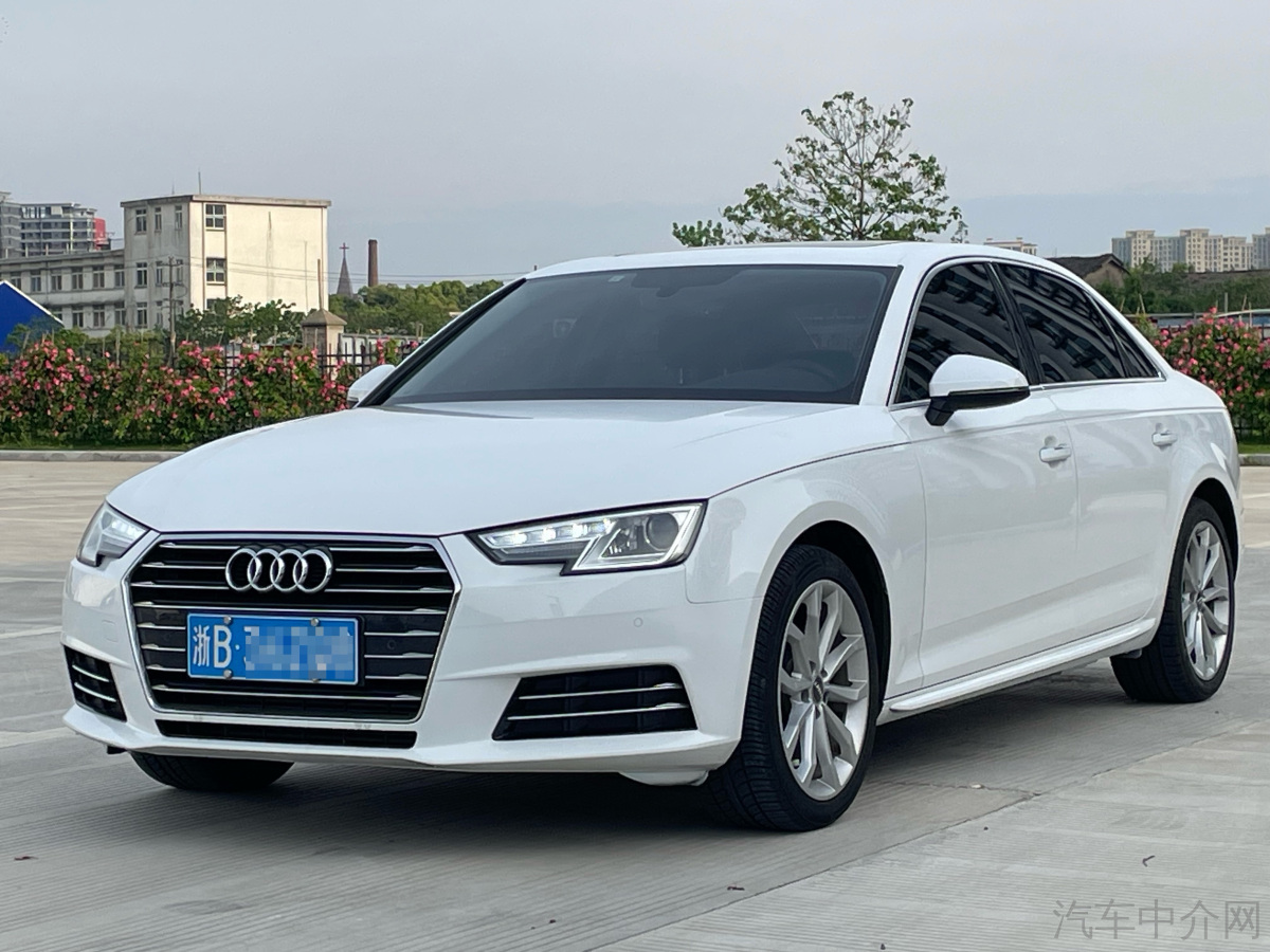 奥迪A4L 2018款 2.0T 自动 30周年quattro个性运动版 价格0万 
