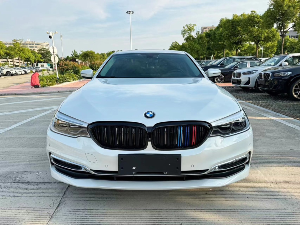 宝马5系 530Li 2019款 2.0T 自动 汽油 尊享型豪华套装 价格0万 