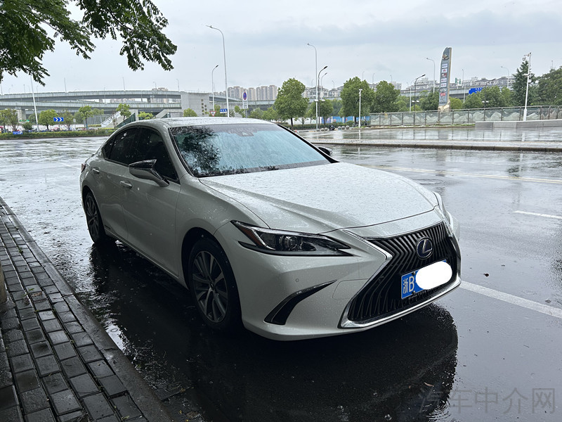 雷克萨斯ES 300h [进口] 2020款 2.5L 自动 智·混动特别限量版价格0万 