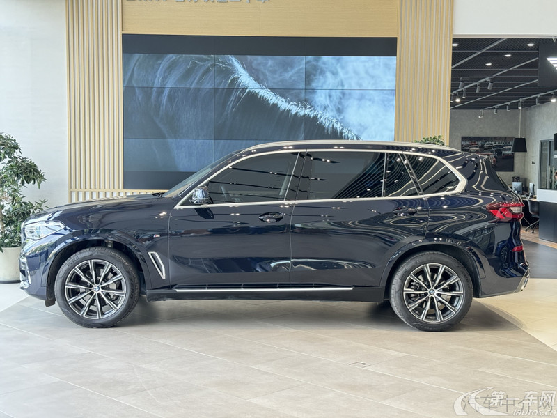 宝马X5 xDrive30Li 2023款 2.0T 自动 尊享型M运动套装 (国Ⅵ) 