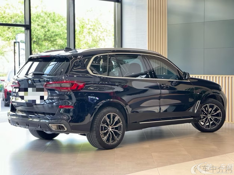 宝马X5 xDrive30Li 2023款 2.0T 自动 尊享型M运动套装 (国Ⅵ) 