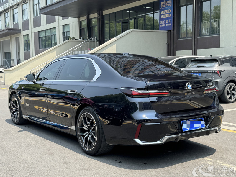 宝马7系 740Li [进口] 2023款 3.0T 自动 汽油 尊享型M运动套装 