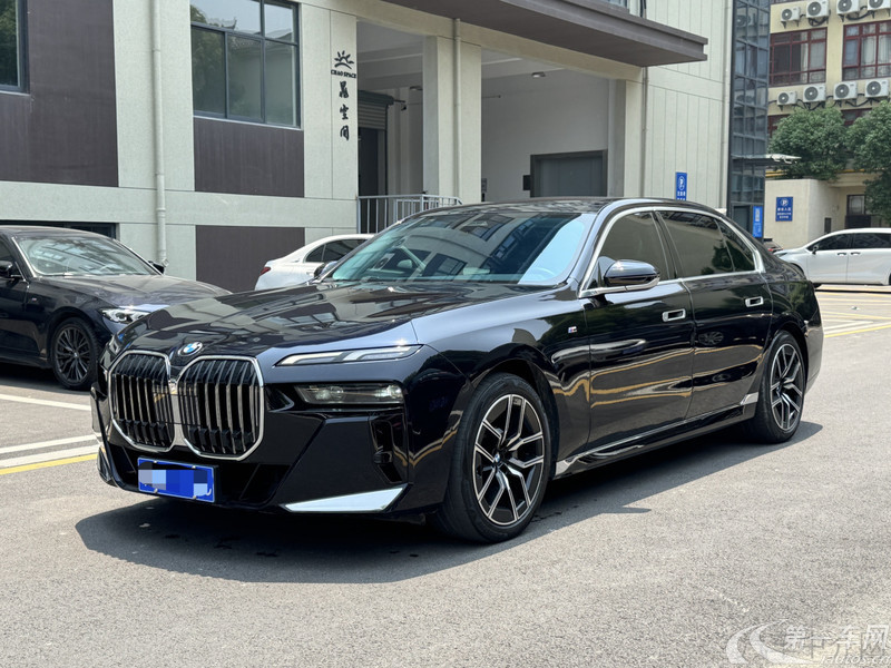 宝马7系 740Li [进口] 2023款 3.0T 自动 汽油 尊享型M运动套装 