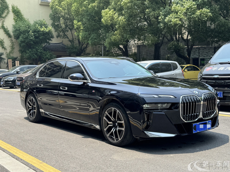 宝马7系 740Li [进口] 2023款 3.0T 自动 汽油 尊享型M运动套装 