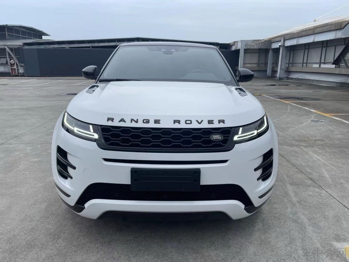 路虎揽胜极光 2020款 2.0T 自动 R二手车 二手DYNAMIC S曜黑运动版 价格0万 
