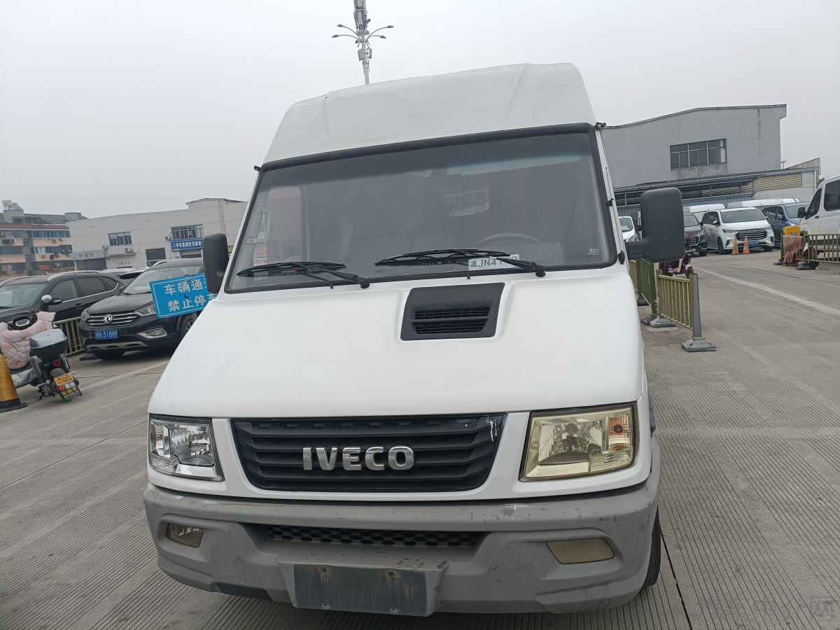 依维柯依维柯 2019款 2.5T 手动 流动服务车 价格0万 