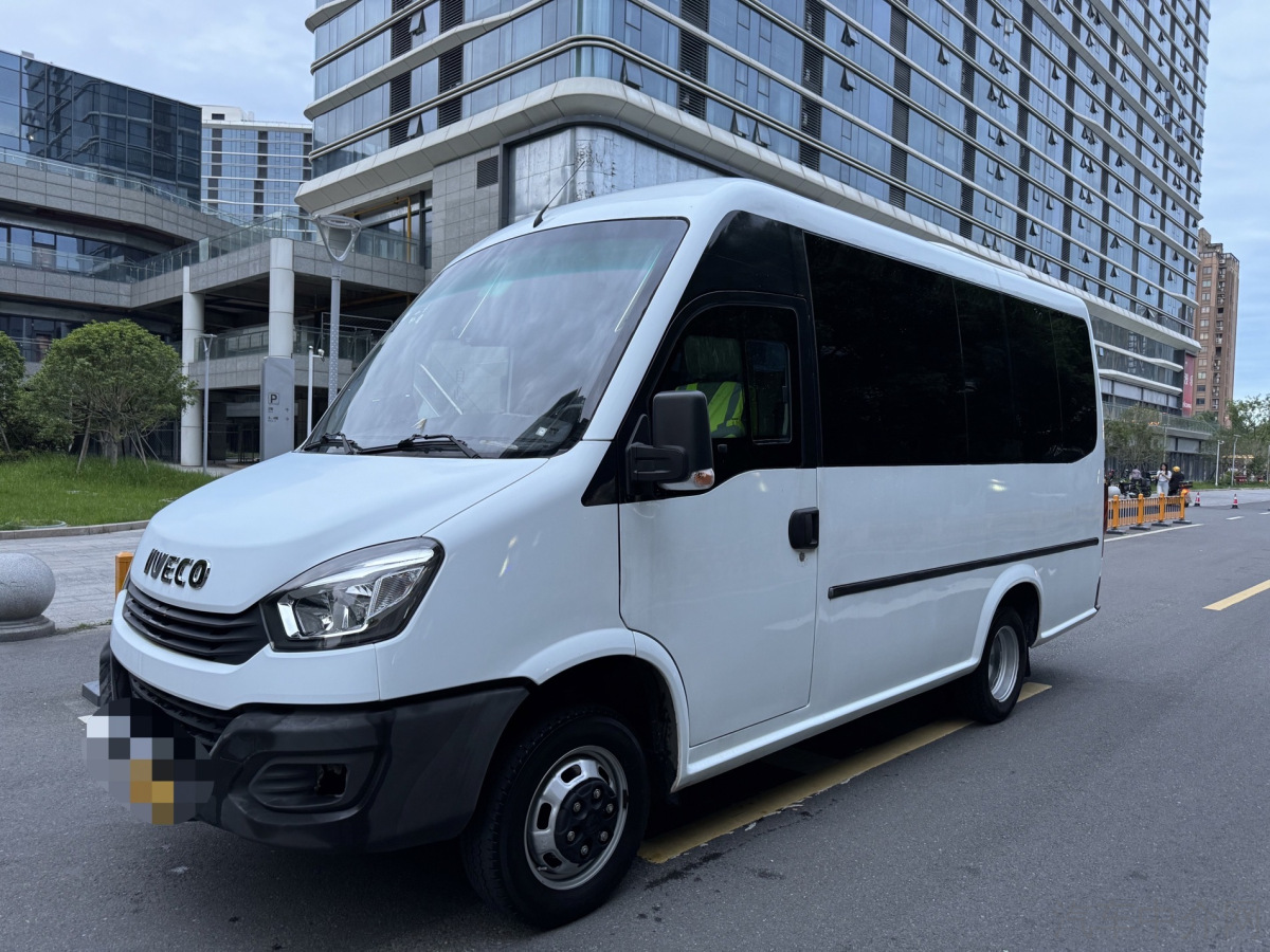 依维柯依维柯 2017款 2.8T 手动 客车中顶 价格0万