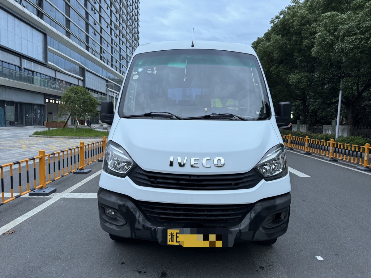 依维柯依维柯 2017款 2.8T 手动 客车中顶 价格0万 