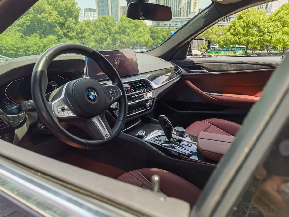 宝马5系 525Li 2022款 2.0T 自动 汽油 改款二M运动套装 价格0万 