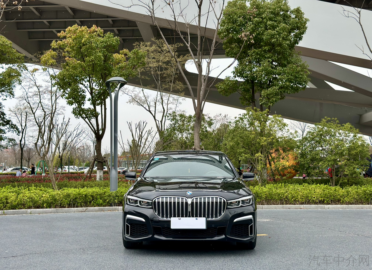 宝马7系 740Li [进口] 2019款 3.0T 自动 汽油 领先型M运动套装价格0万