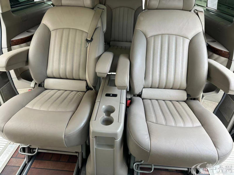 奔驰唯雅诺 2013款 3.0L 自动 后驱 领航版 (国Ⅳ) 