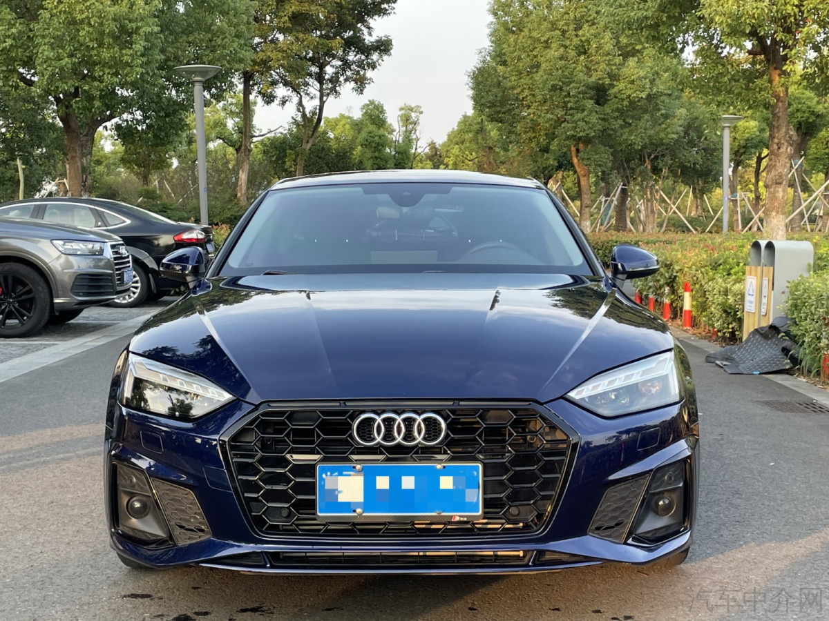 奥迪A5掀背 40TFSI [进口] 2022款 2.0T 自动 汽油 豪华动感型价格0万 