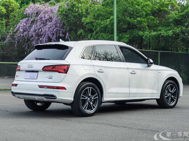 奥迪Q5L 40TFSI 2020款 2.0T 自动 荣享时尚型 (国Ⅵ) 