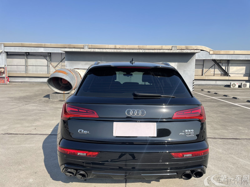 奥迪Q5L 45TFSI 2022款 2.0T 自动 豪华动感型 (国Ⅵ) 