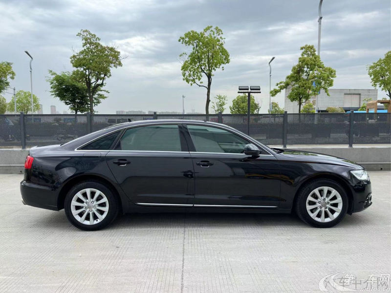 奥迪A6L 30FSI 2015款 2.5L 自动 纪念舒享版 (国Ⅴ) 