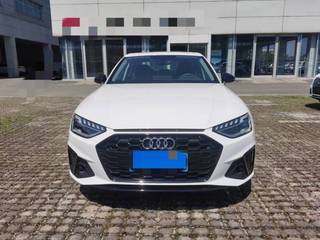 奥迪A4L 40TFSI 2.0T 自动 豪华动感型 