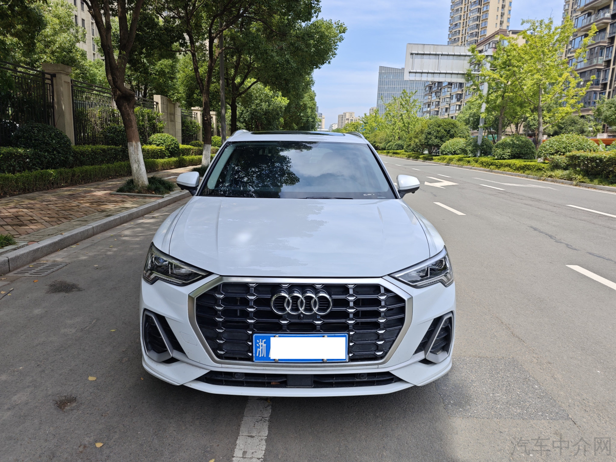 奥迪Q3 35TFSI 2021款 1.4T 自动 前驱 进享人生版 价格0万