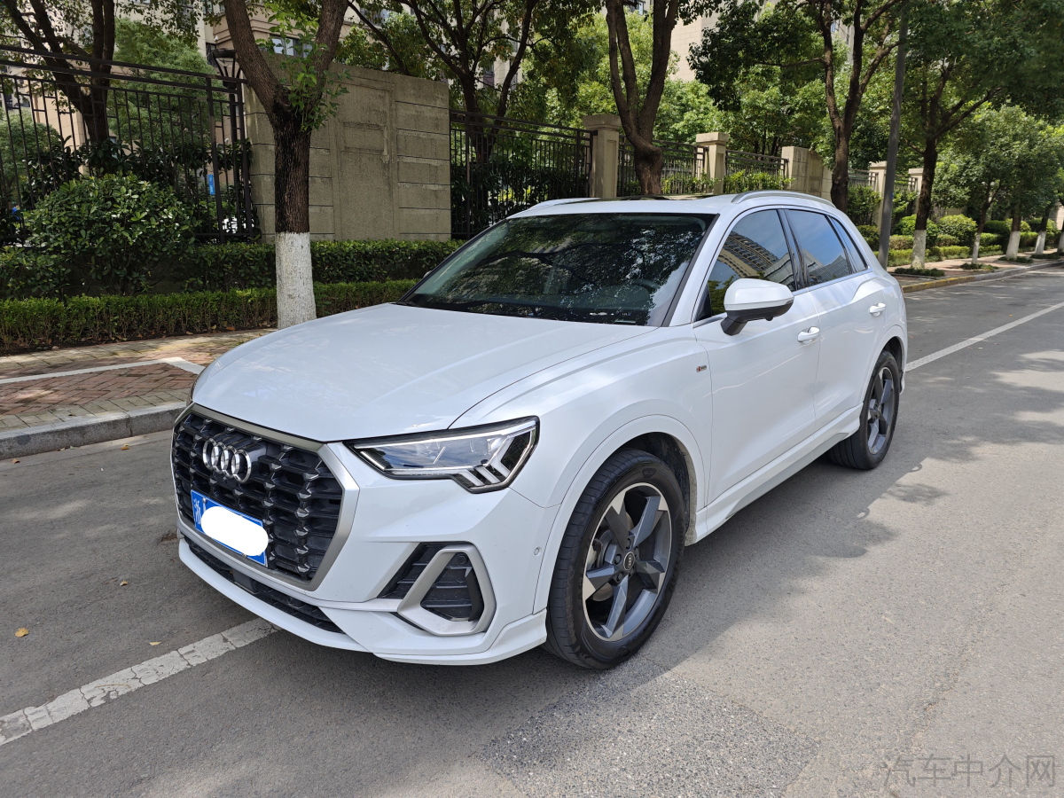 奥迪Q3 35TFSI 2021款 1.4T 自动 前驱 进享人生版 价格0万 