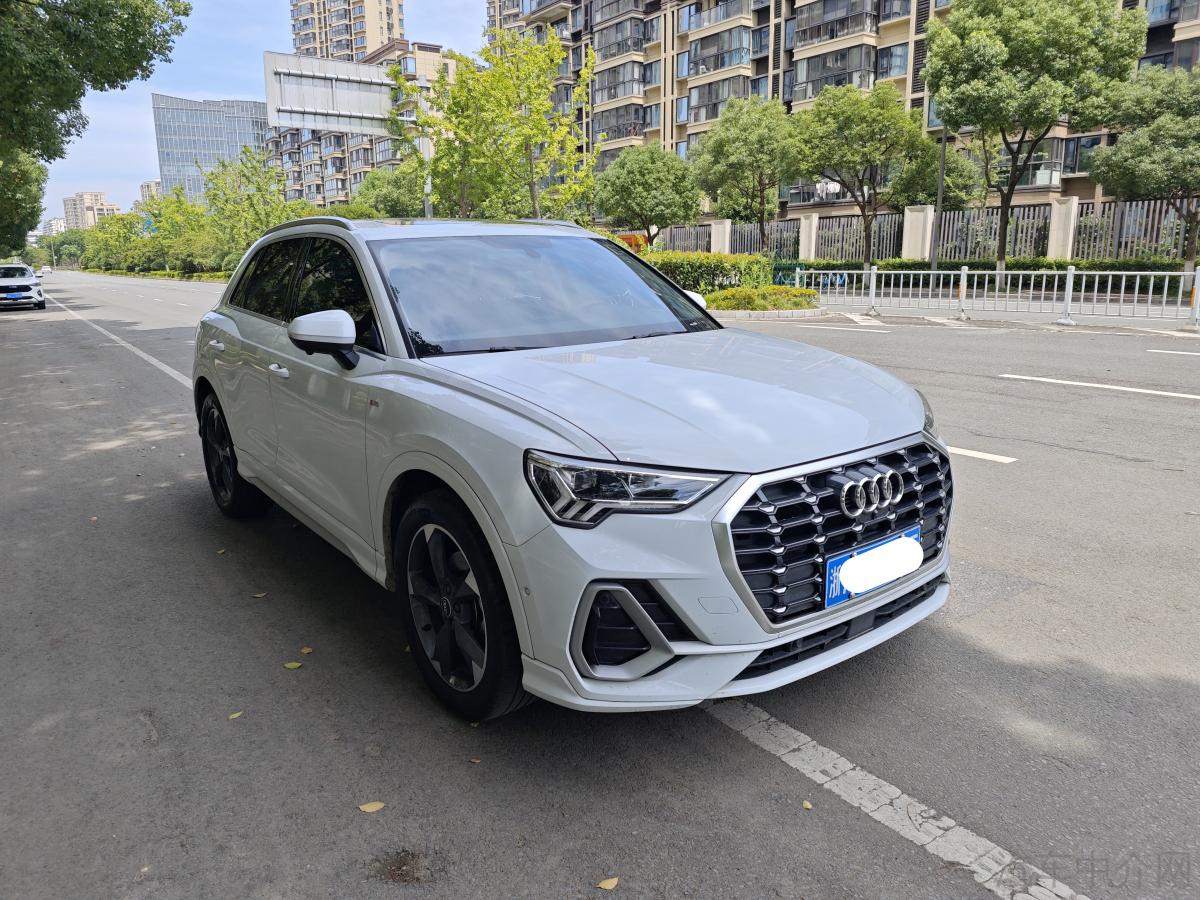 奥迪Q3 35TFSI 2021款 1.4T 自动 前驱 进享人生版 价格0万 