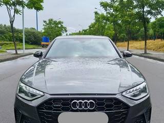 奥迪A4L 40TFSI 2.0T 自动 quattro豪华动感型 