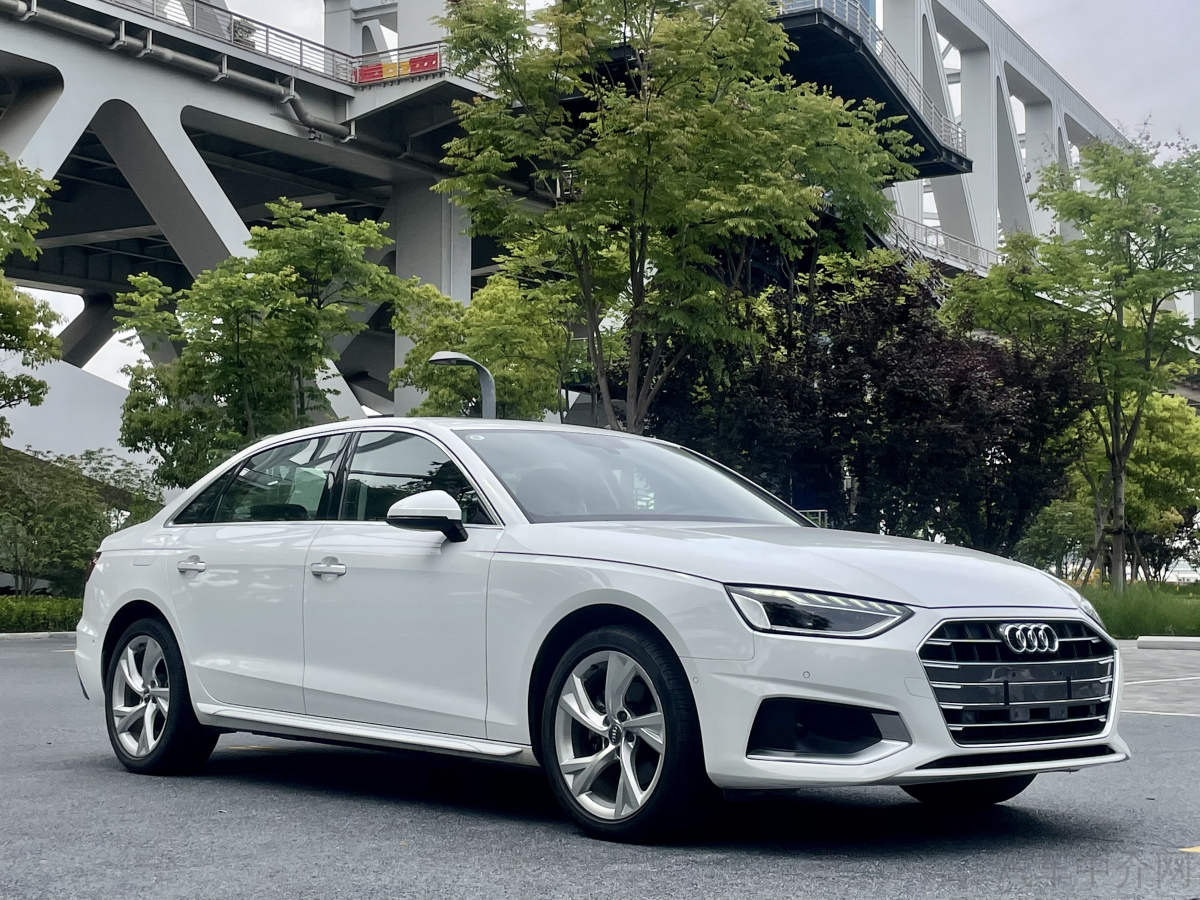 奥迪A4L 2020款 2.0T 自动 豪华致雅型 价格0万 