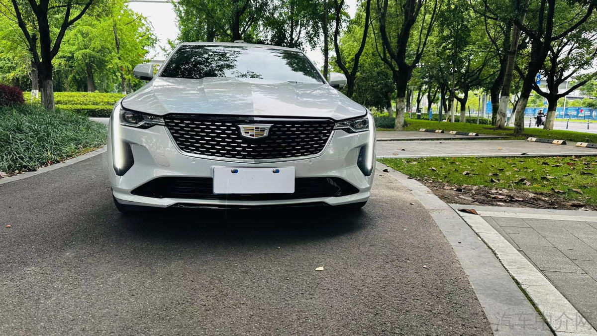 凯迪拉克CT4 2022款 2.0T 自动 28T尊贵型 价格0万 