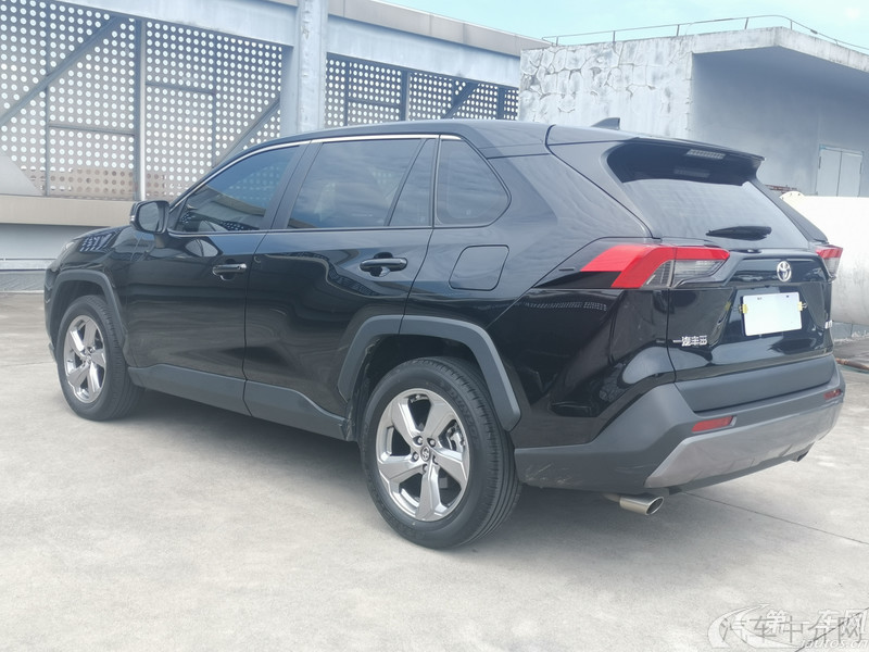 丰田RAV4 2021款 2.0L 自动 前驱 风尚PLUS版 (国Ⅵ) 