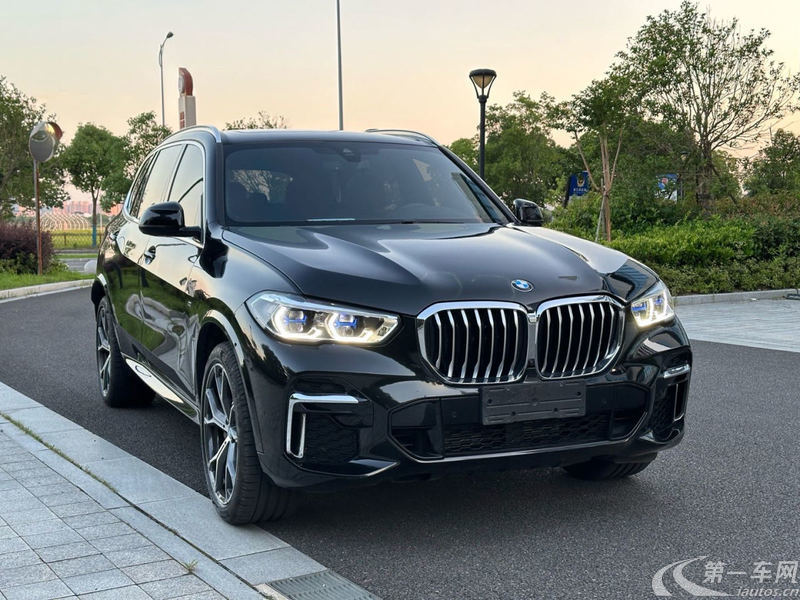 宝马X5 xDrive40Li 2023款 3.0T 自动 尊享型M运动曜夜套装 (国Ⅵ) 