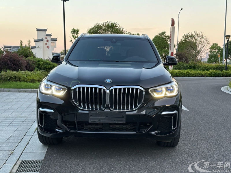 宝马X5 xDrive40Li 2023款 3.0T 自动 尊享型M运动曜夜套装 (国Ⅵ) 